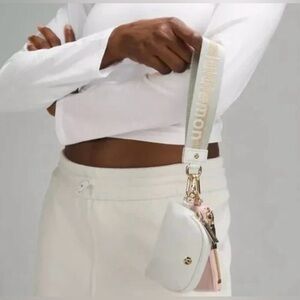 BNWT Lululemon Dual Pouch Wristlet in Vapor/Gold/White